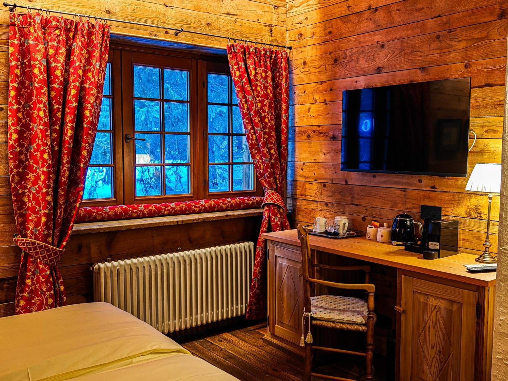 Hotel Breithorn Champoluc Buitenkant foto