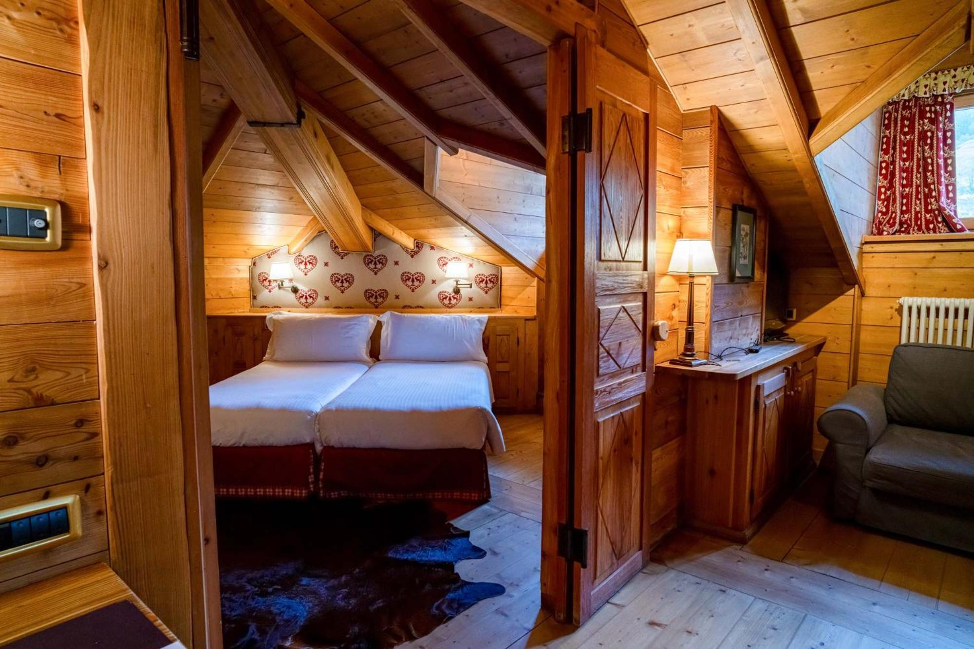 Hotel Breithorn Champoluc Buitenkant foto