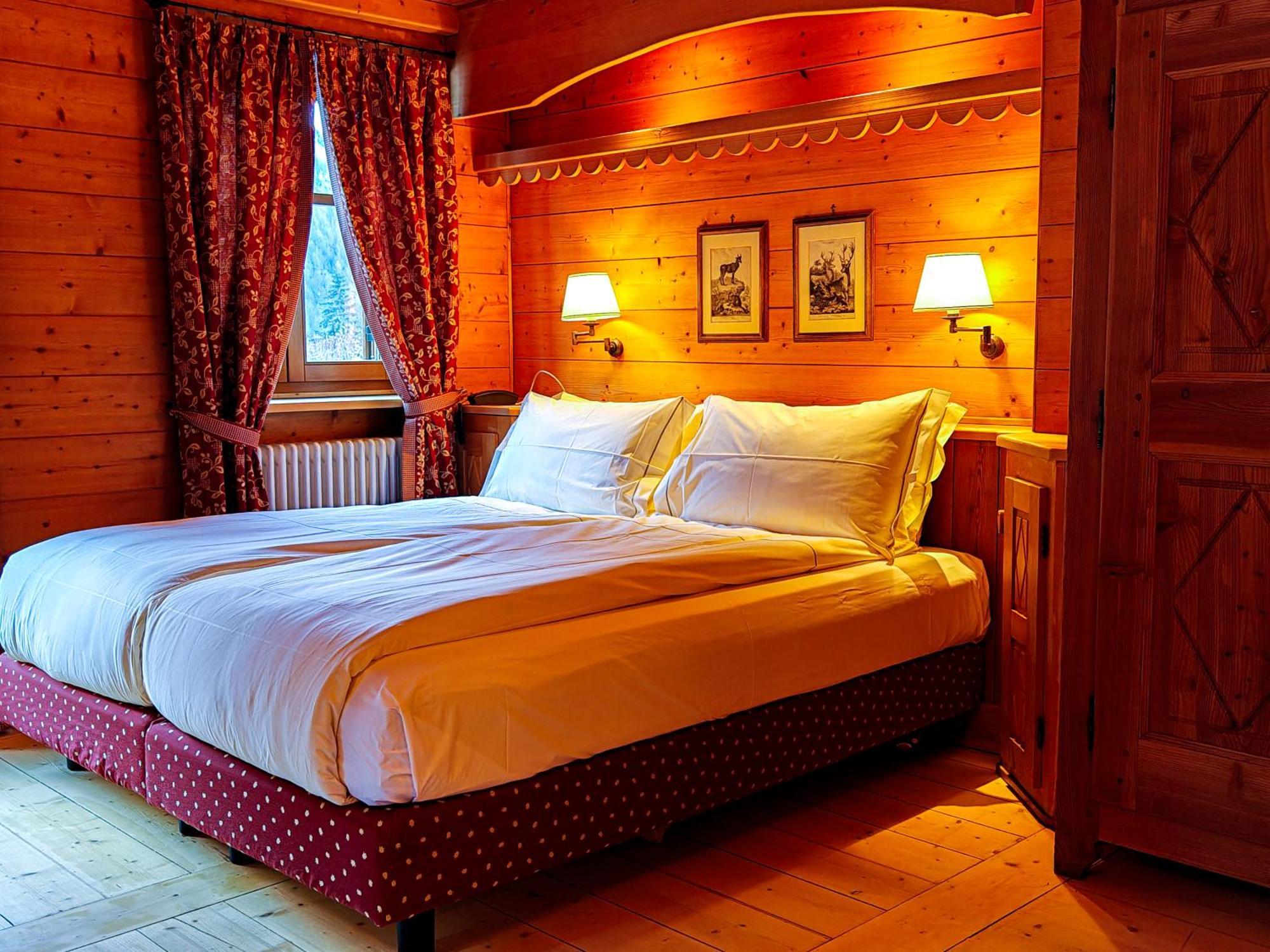 Hotel Breithorn Champoluc Buitenkant foto