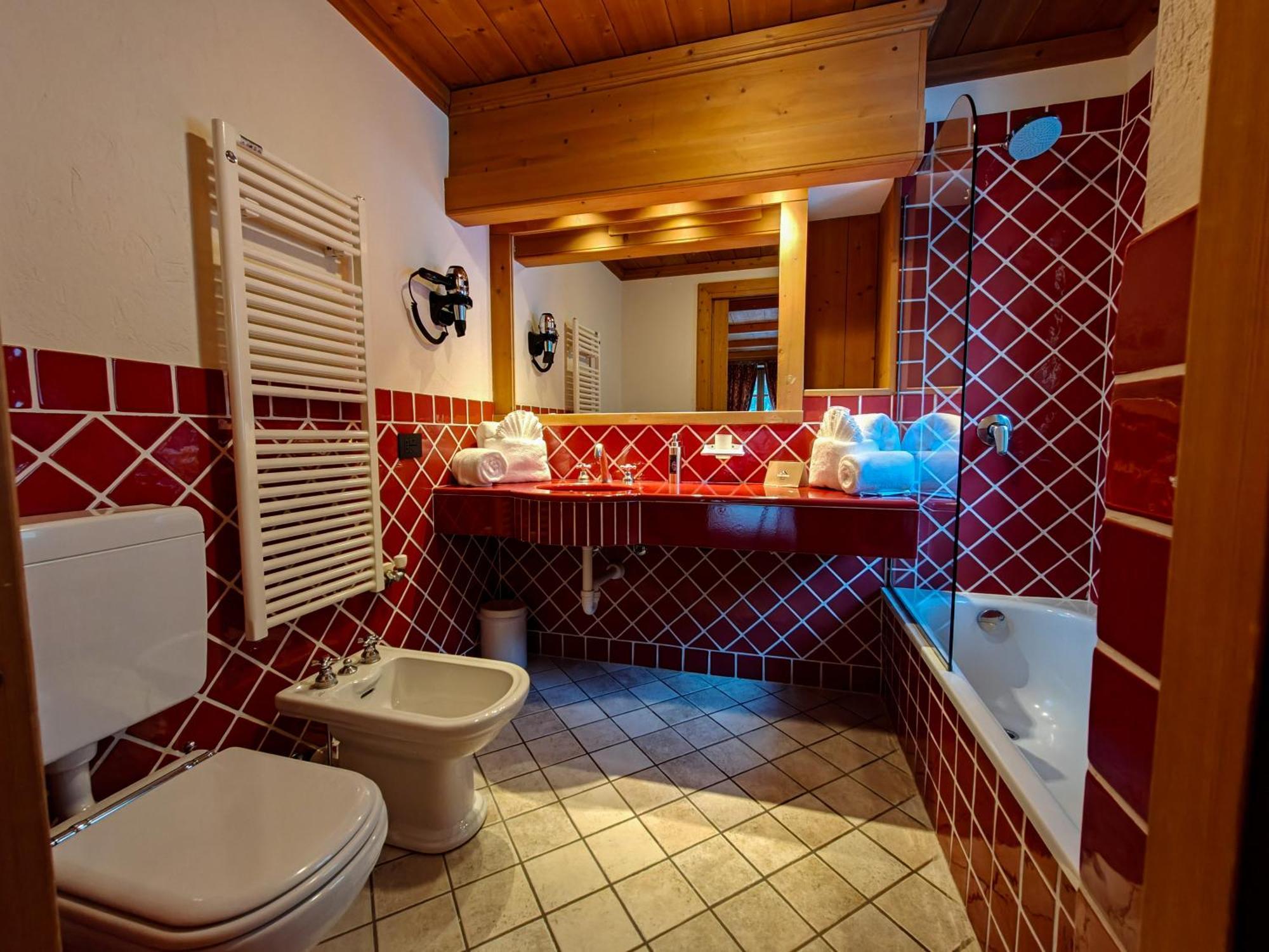 Hotel Breithorn Champoluc Buitenkant foto