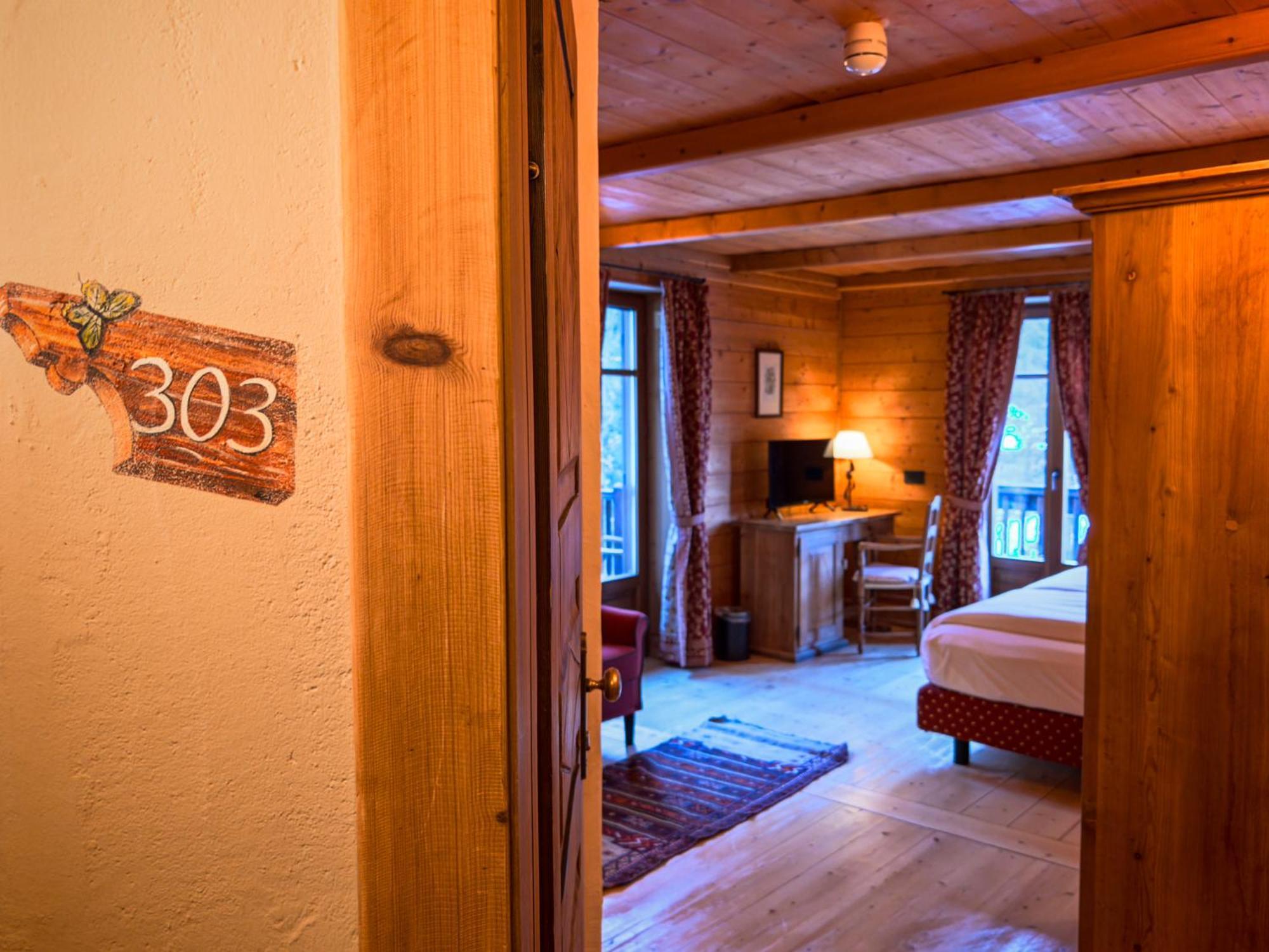 Hotel Breithorn Champoluc Buitenkant foto